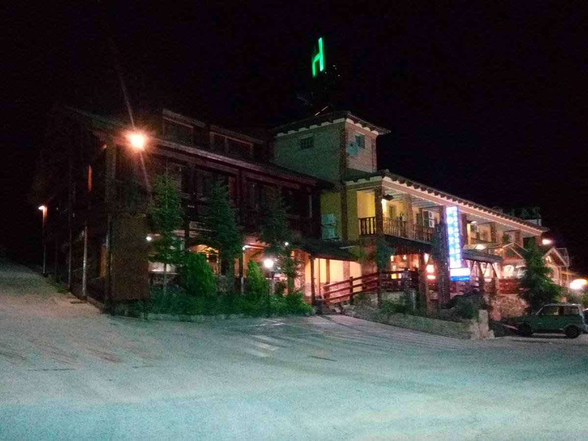 Hostal Sierra De Baza Bagian luar foto