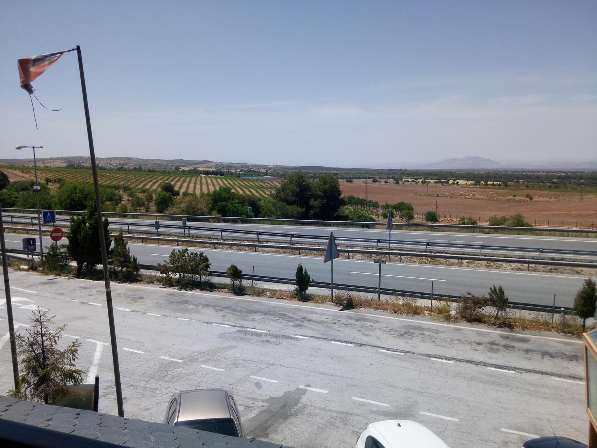 Hostal Sierra De Baza Bagian luar foto