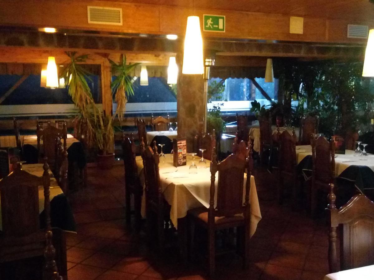 Hostal Sierra De Baza Bagian luar foto