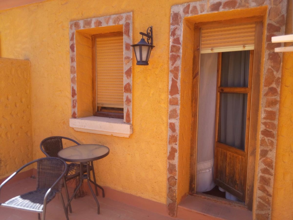 Hostal Sierra De Baza Bagian luar foto