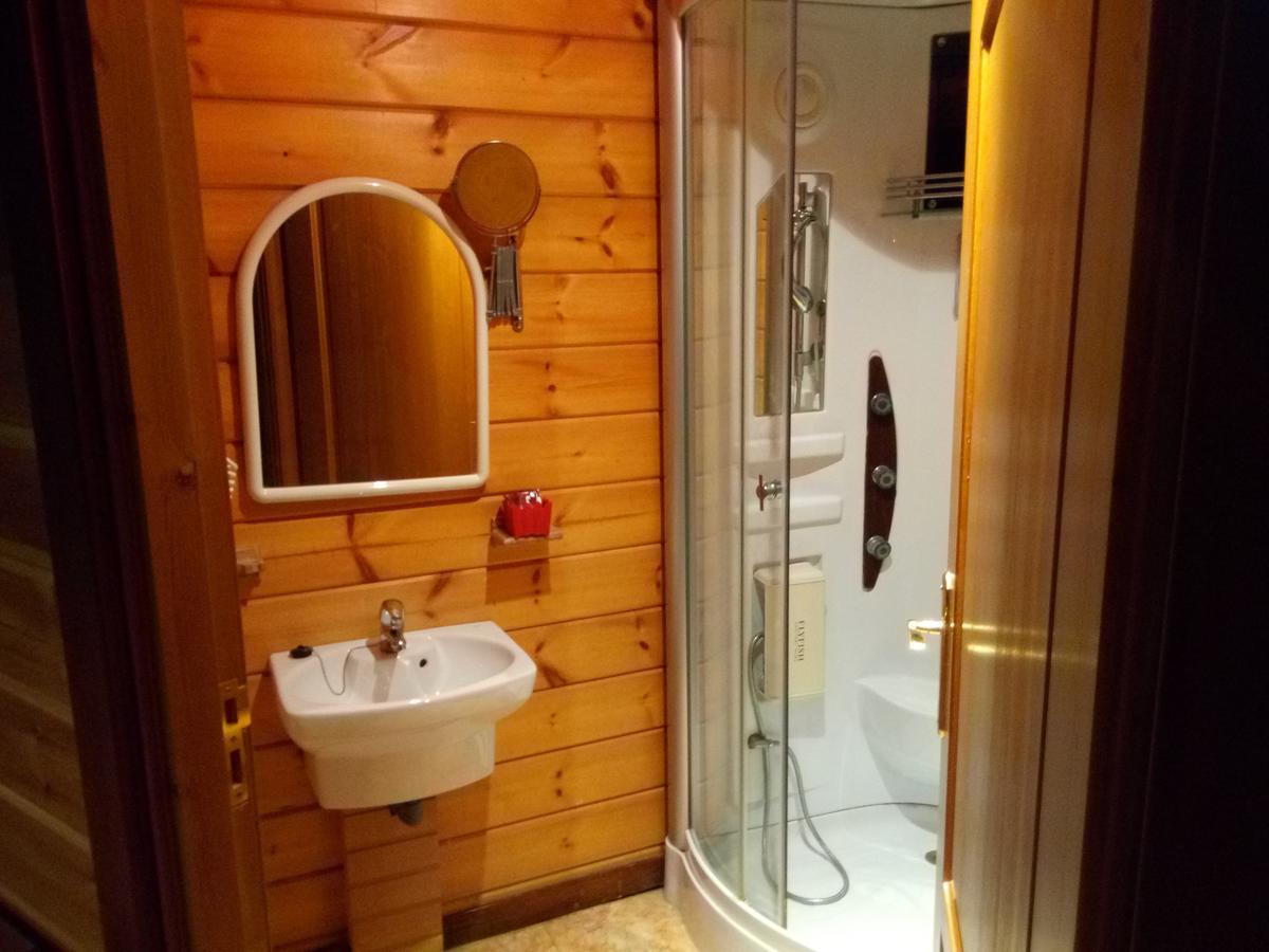 Hostal Sierra De Baza Bagian luar foto