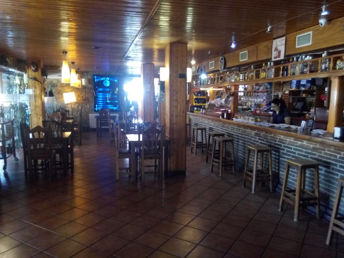 Hostal Sierra De Baza Bagian luar foto