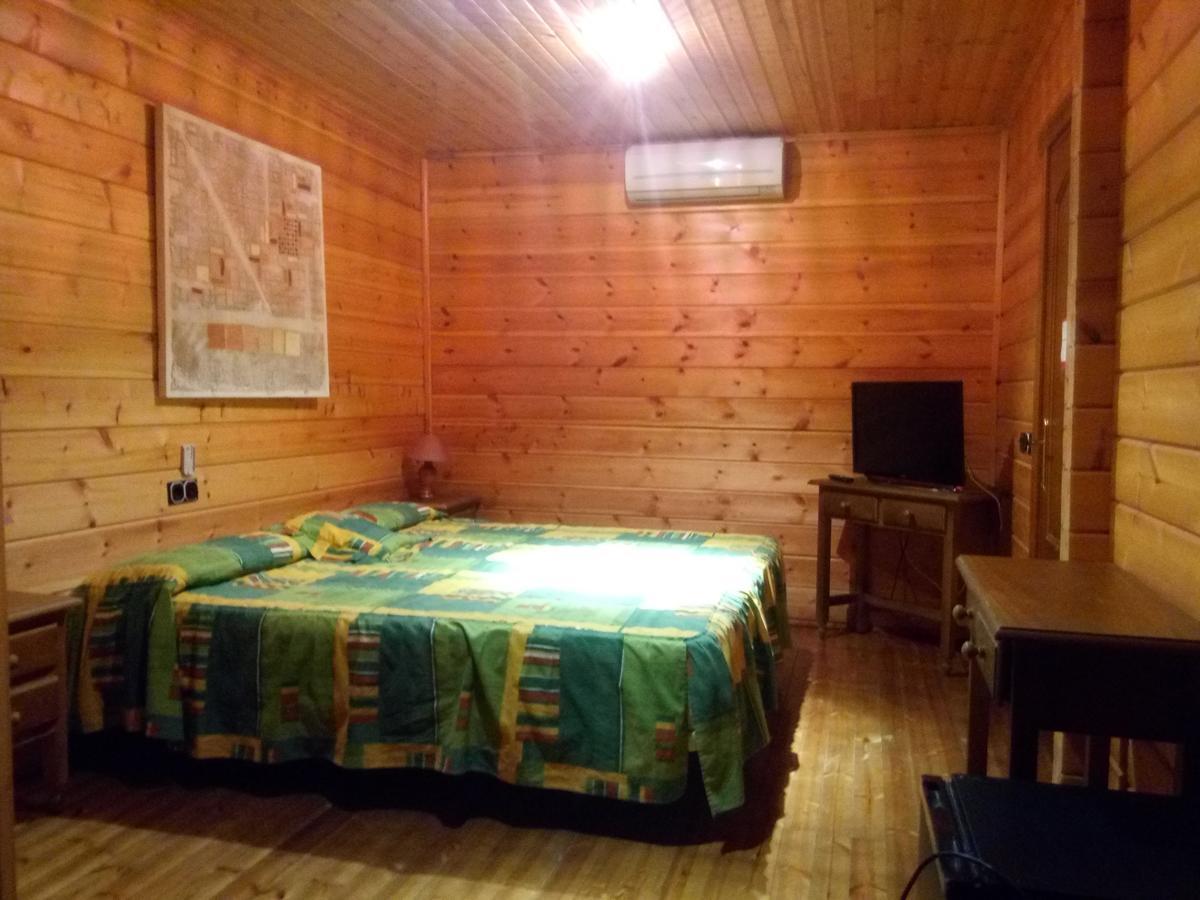 Hostal Sierra De Baza Bagian luar foto