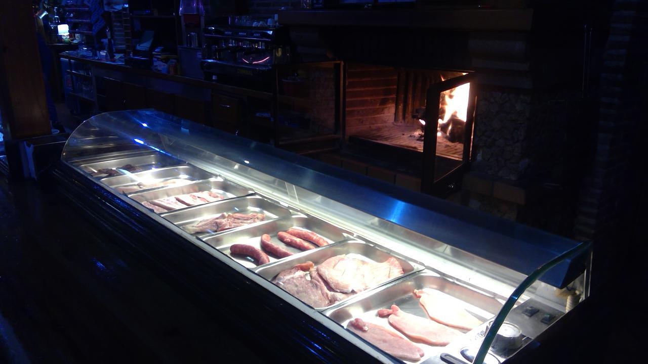 Hostal Sierra De Baza Bagian luar foto